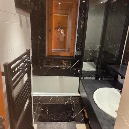 Апартаменты 4 Person With Garage Куршевель
